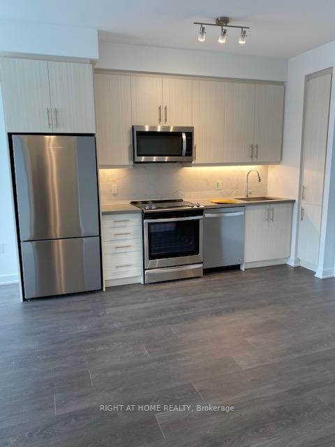 Photo 1 at Lph01 - 85 Oneida Crescent, Langstaff, Richmond Hill