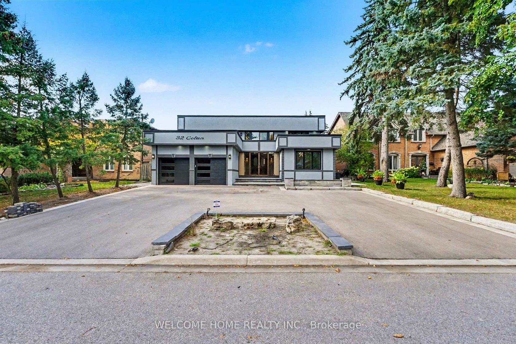 32 Colton Crescent S, Islington Woods, Vaughan photo number 2