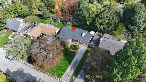 Photo 3 at 60 Paperbirch Drive, Don Mills, Toronto