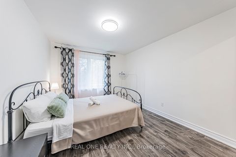 Photo 14 at 60 Paperbirch Drive, Don Mills, Toronto