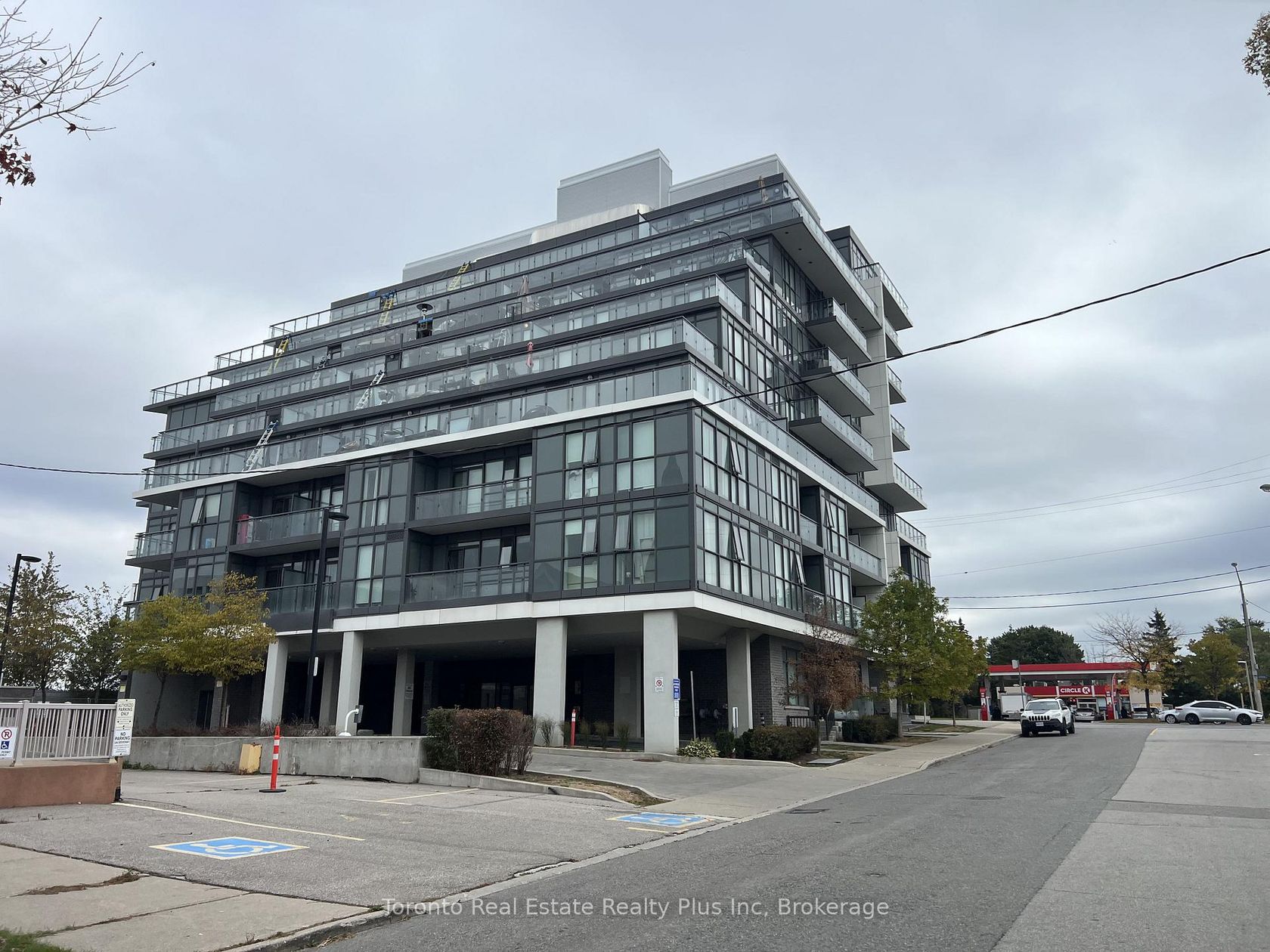 803 - 16 Mcadams Avenue, Glen Park, Toronto  by Loree Meneguzzi Real Estate 803 - 16 Mcadams Avenue, Glen Park, Toronto