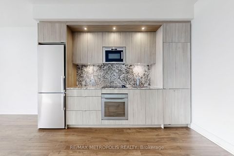 Photo 11 at 638 - 20 Inn On The Park Drive, Don Mills, Toronto