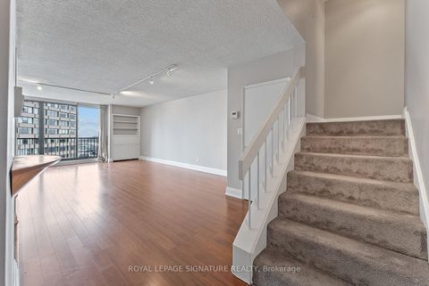 Photo 1 at 2436 - 33 Harbour Square, Waterfront Communities C1, Toronto