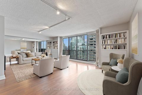 Photo 2 at 2436 - 33 Harbour Square, Waterfront Communities C1, Toronto