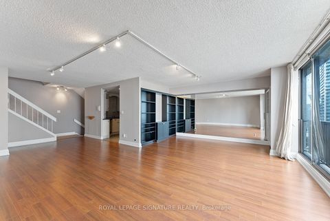 Photo 5 at 2436 - 33 Harbour Square, Waterfront Communities C1, Toronto