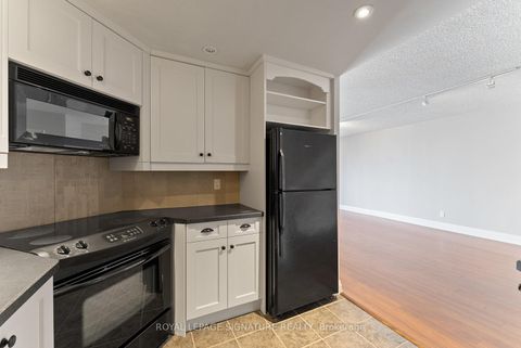 Photo 13 at 2436 - 33 Harbour Square, Waterfront Communities C1, Toronto