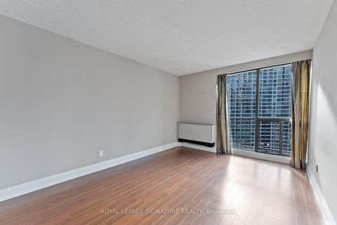 Photo 19 at 2436 - 33 Harbour Square, Waterfront Communities C1, Toronto