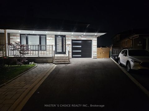 Photo 2 at 17 Slater Court, Jane Heights, Toronto