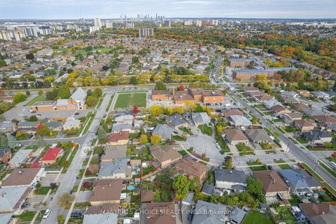 Photo 5 at 17 Slater Court, Jane Heights, Toronto