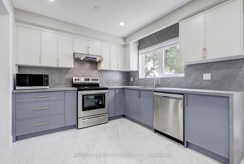 Photo 17 at 17 Slater Court, Jane Heights, Toronto