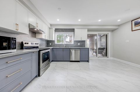 Photo 18 at 17 Slater Court, Jane Heights, Toronto