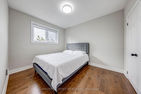 Photo 25 at 17 Slater Court, Jane Heights, Toronto