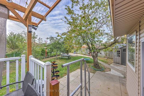 Photo 39 at 17 Slater Court, Jane Heights, Toronto