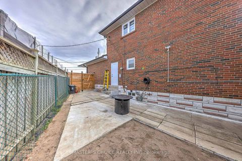Photo 41 at 17 Slater Court, Jane Heights, Toronto