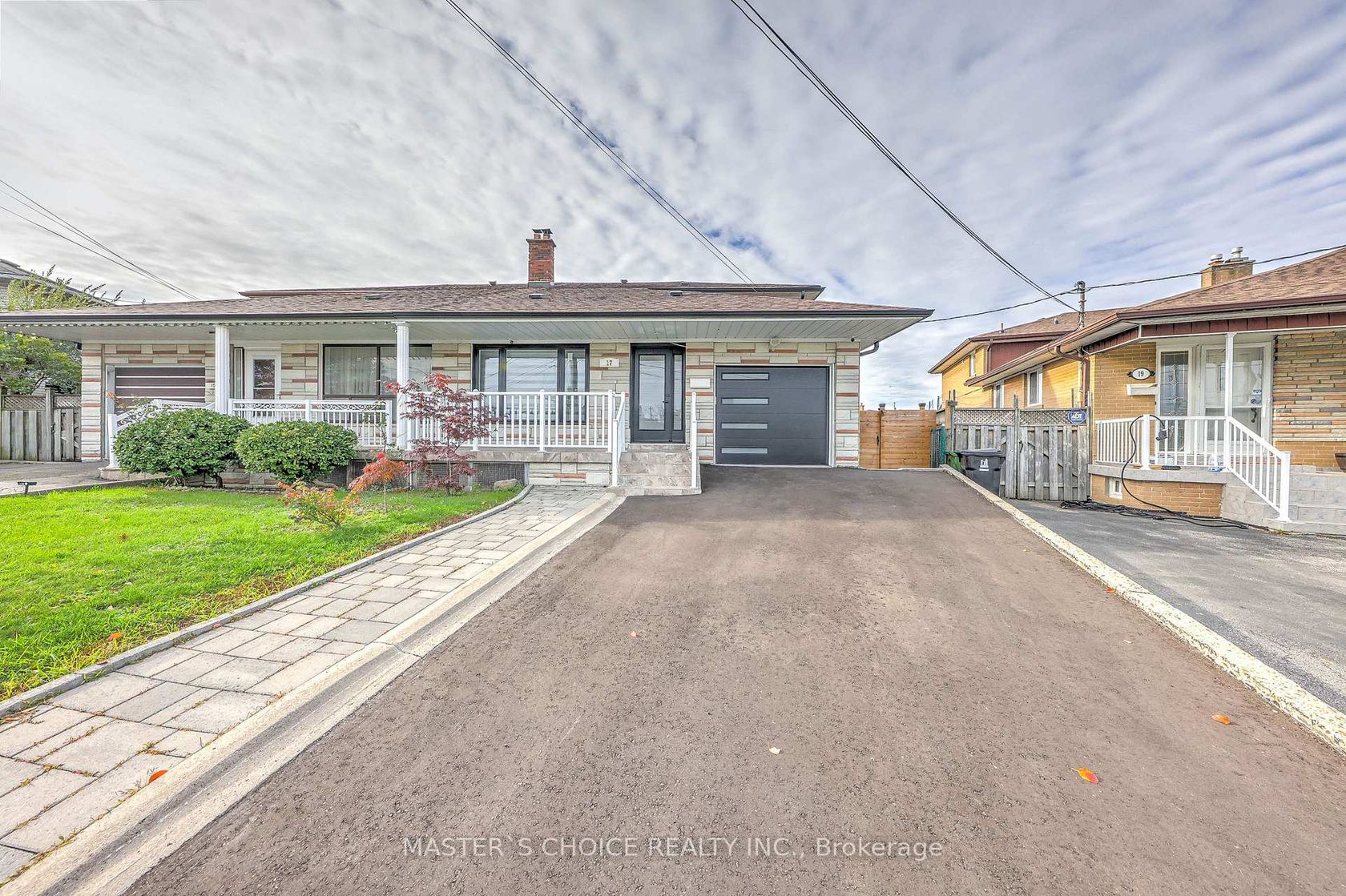 17 Slater Court, Jane Heights, Toronto 