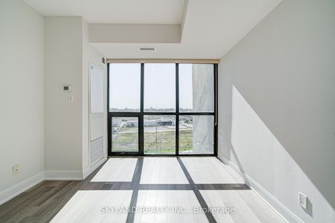 Photo 13 at 903 - 2900 Highway 7 Road, Concord, Vaughan