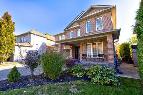 Photo 3 at 49 Humber Forest Court, Sonoma Heights, Vaughan