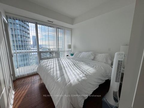 Photo 6 at 3901 - 55 Bremner Boulevard, Waterfront Communities C1, Toronto