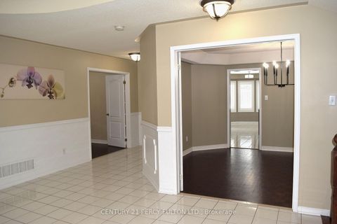 Photo 7 at 54 Cityview Circle, Holly, Barrie