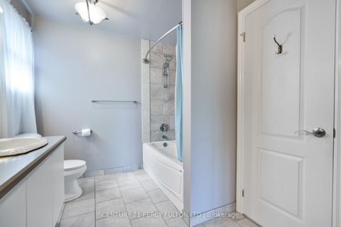 Photo 31 at 54 Cityview Circle, Holly, Barrie