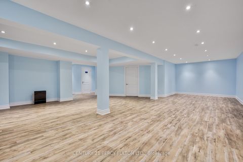 Photo 33 at 54 Cityview Circle, Holly, Barrie