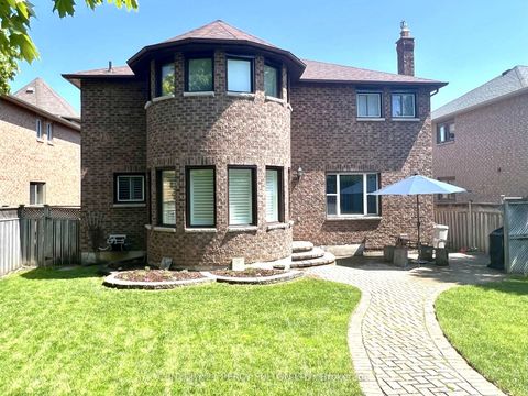 Photo 40 at 54 Cityview Circle, Holly, Barrie