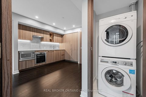 Photo 6 at 816 - 19 Bathurst Street, Waterfront Communities C1, Toronto