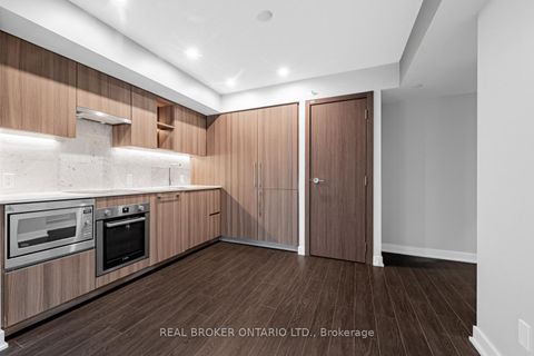 Photo 7 at 816 - 19 Bathurst Street, Waterfront Communities C1, Toronto