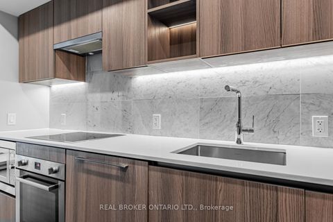 Photo 12 at 816 - 19 Bathurst Street, Waterfront Communities C1, Toronto