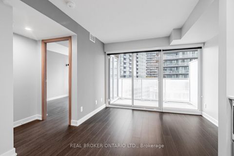 Photo 14 at 816 - 19 Bathurst Street, Waterfront Communities C1, Toronto
