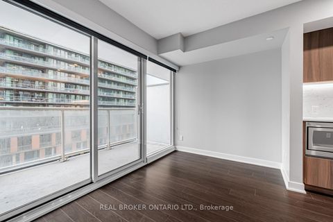 Photo 16 at 816 - 19 Bathurst Street, Waterfront Communities C1, Toronto