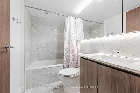 Photo 25 at 816 - 19 Bathurst Street, Waterfront Communities C1, Toronto