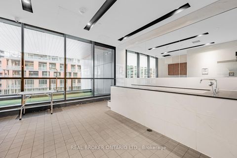 Photo 34 at 816 - 19 Bathurst Street, Waterfront Communities C1, Toronto