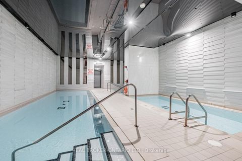 Photo 35 at 816 - 19 Bathurst Street, Waterfront Communities C1, Toronto