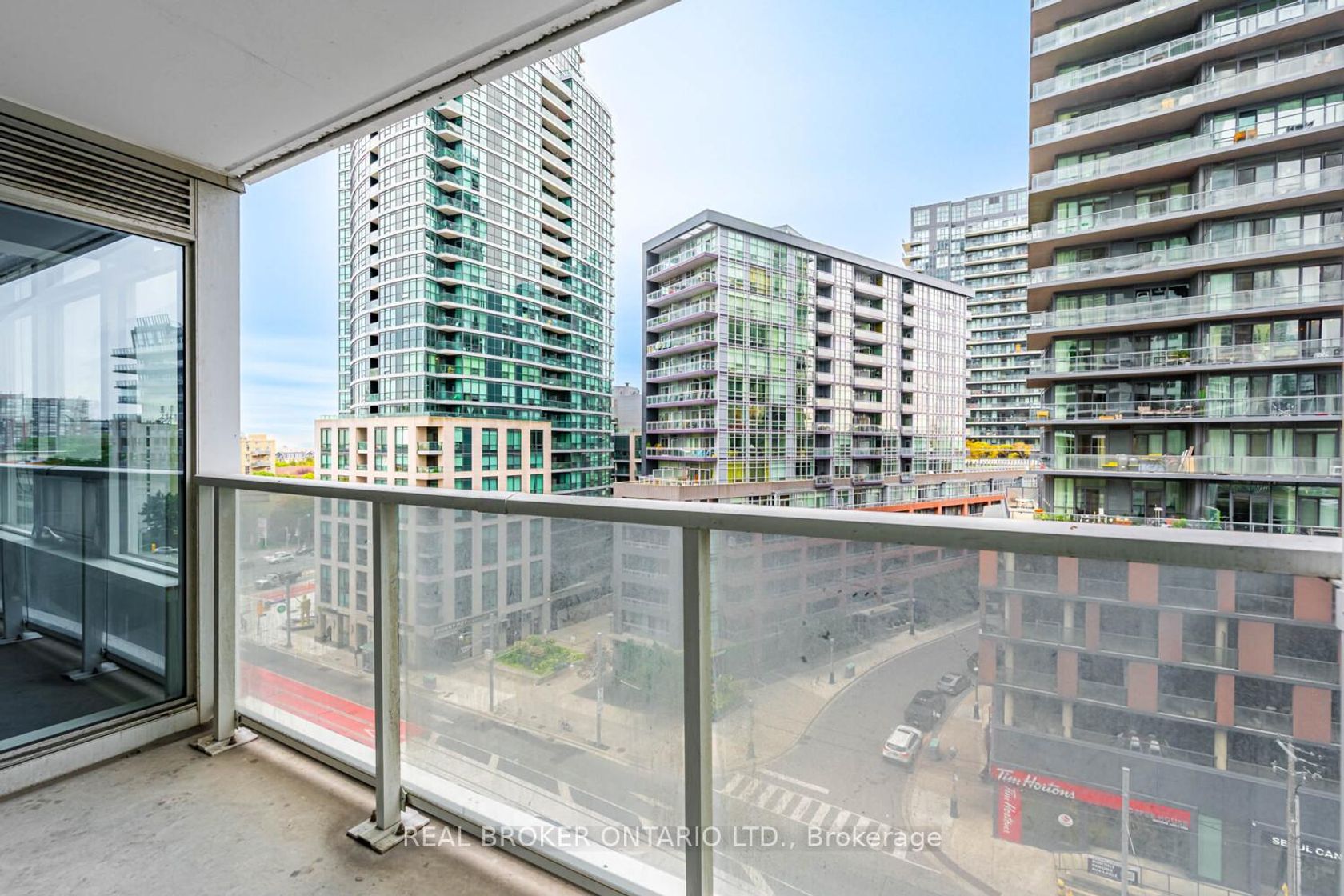 Photo 38 at 816 - 19 Bathurst Street, Waterfront Communities C1, Toronto Photo 38 at 816 - 19 Bathurst Street, Waterfront Communities C1, Toronto