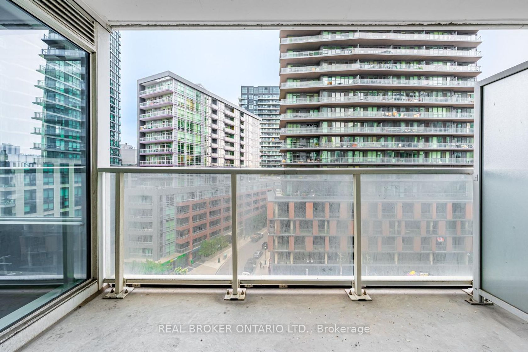 Photo 39 at 816 - 19 Bathurst Street, Waterfront Communities C1, Toronto Photo 39 at 816 - 19 Bathurst Street, Waterfront Communities C1, Toronto