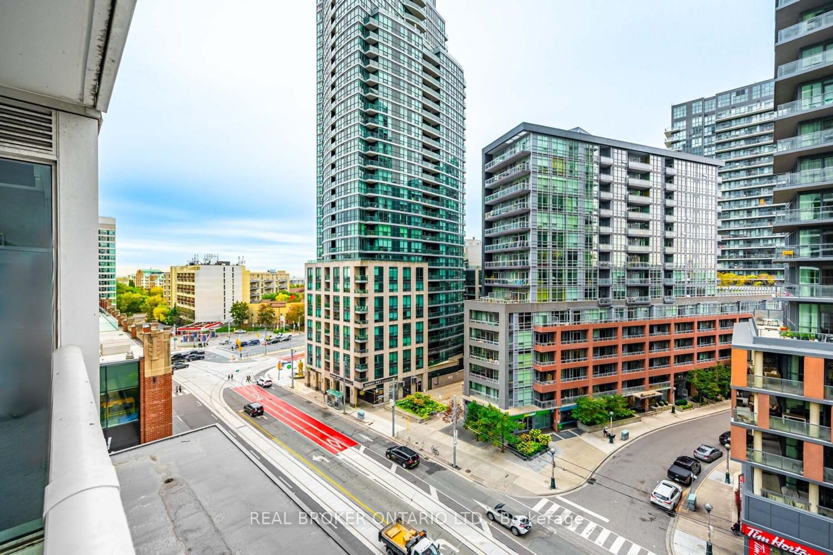 Photo 41 at 816 - 19 Bathurst Street, Waterfront Communities C1, Toronto Photo 41 at 816 - 19 Bathurst Street, Waterfront Communities C1, Toronto