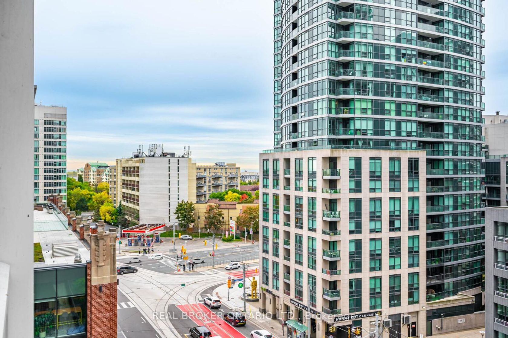 Photo 42 at 816 - 19 Bathurst Street, Waterfront Communities C1, Toronto Photo 42 at 816 - 19 Bathurst Street, Waterfront Communities C1, Toronto