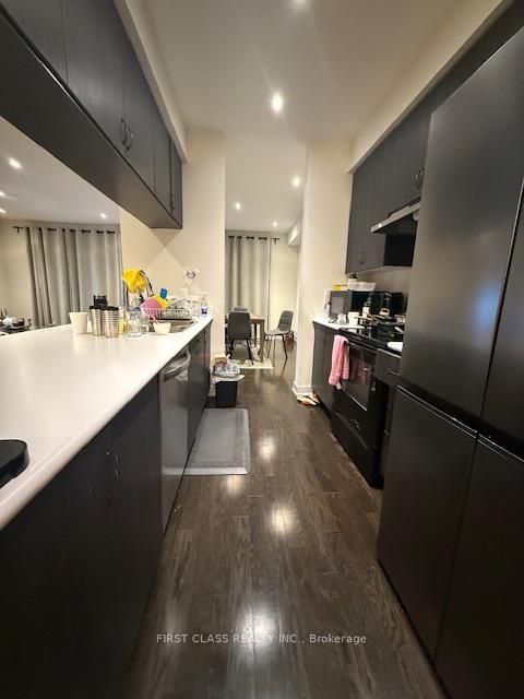 Photo 2 at 52 Helliwell Crescent, Rural Richmond Hill, Richmond Hill