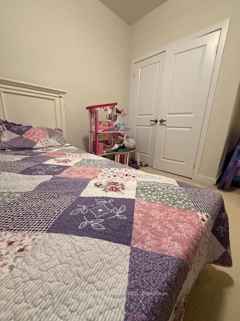 Photo 7 at 52 Helliwell Crescent, Rural Richmond Hill, Richmond Hill