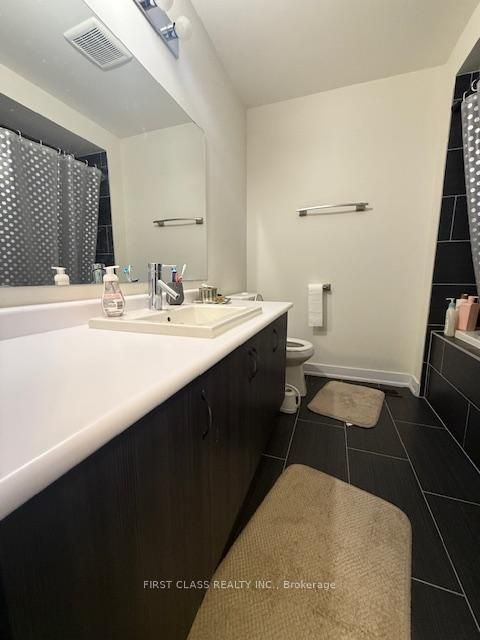 Photo 10 at 52 Helliwell Crescent, Rural Richmond Hill, Richmond Hill