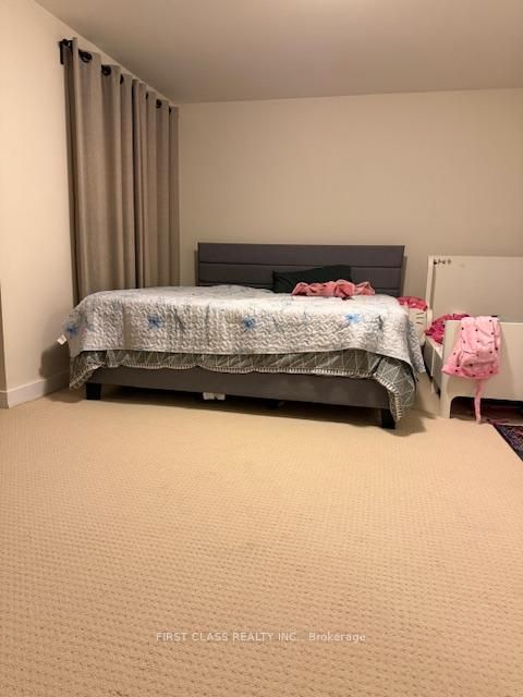 Photo 12 at 52 Helliwell Crescent, Rural Richmond Hill, Richmond Hill