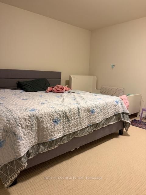 Photo 13 at 52 Helliwell Crescent, Rural Richmond Hill, Richmond Hill