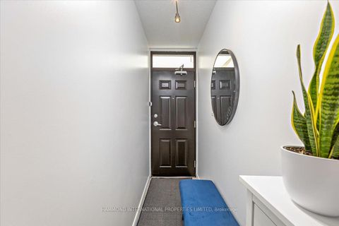Photo 4 at 838 - 46 Western Battery Road, Niagara, Toronto