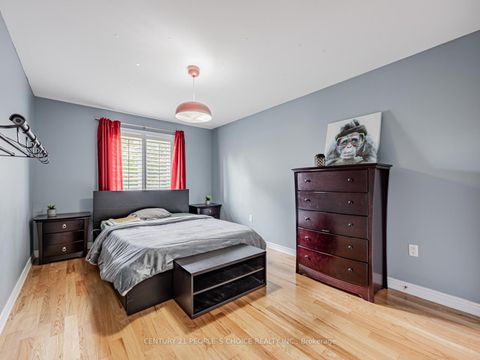Photo 18 at 118A MANSE Road, West Hill, Toronto