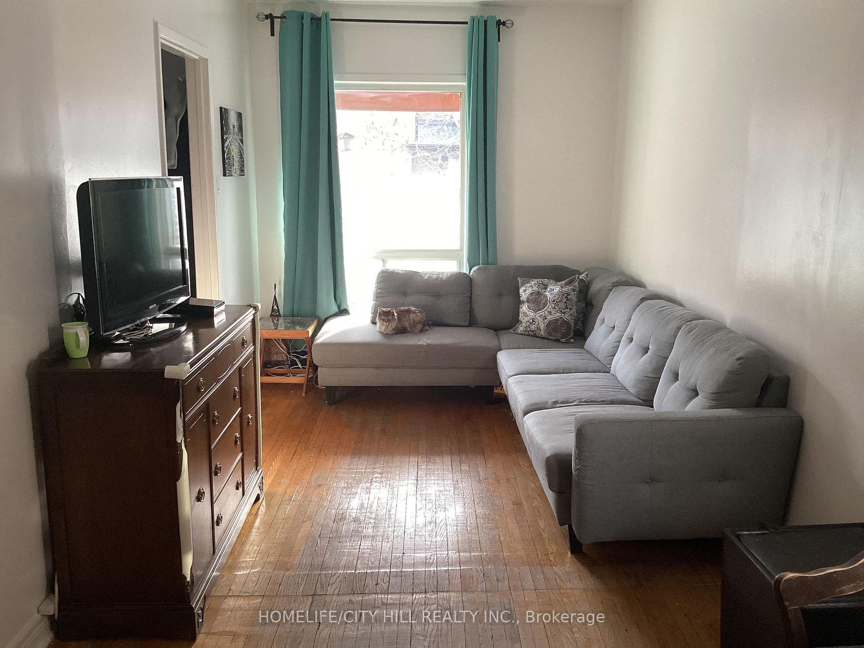 Photo 4 at 71 Russett Avenue, Junction, Toronto Photo 4 at 71 Russett Avenue, Junction, Toronto