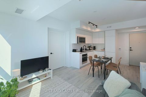 Photo 11 at 4104 - 327 King Street W, Waterfront Communities C1, Toronto