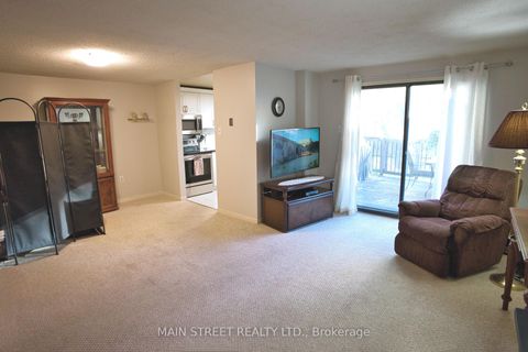 Photo 3 at 13 Quail Crescent, Ardagh, Barrie