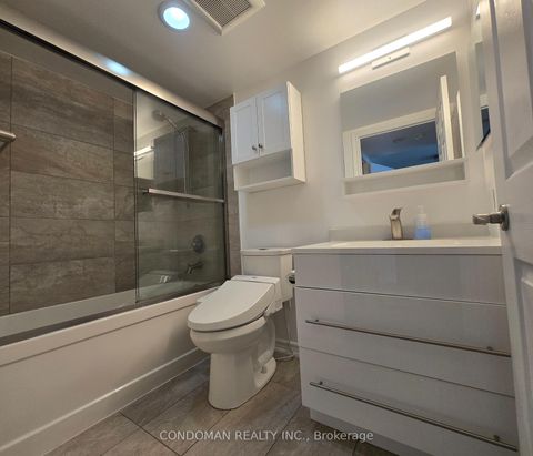 Photo 4 at 3303 - 763 Bay St Street, Bay Street Corridor, Toronto