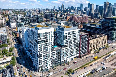 Photo 2 at 1213w - 27 Bathurst Street, Waterfront Communities C1, Toronto